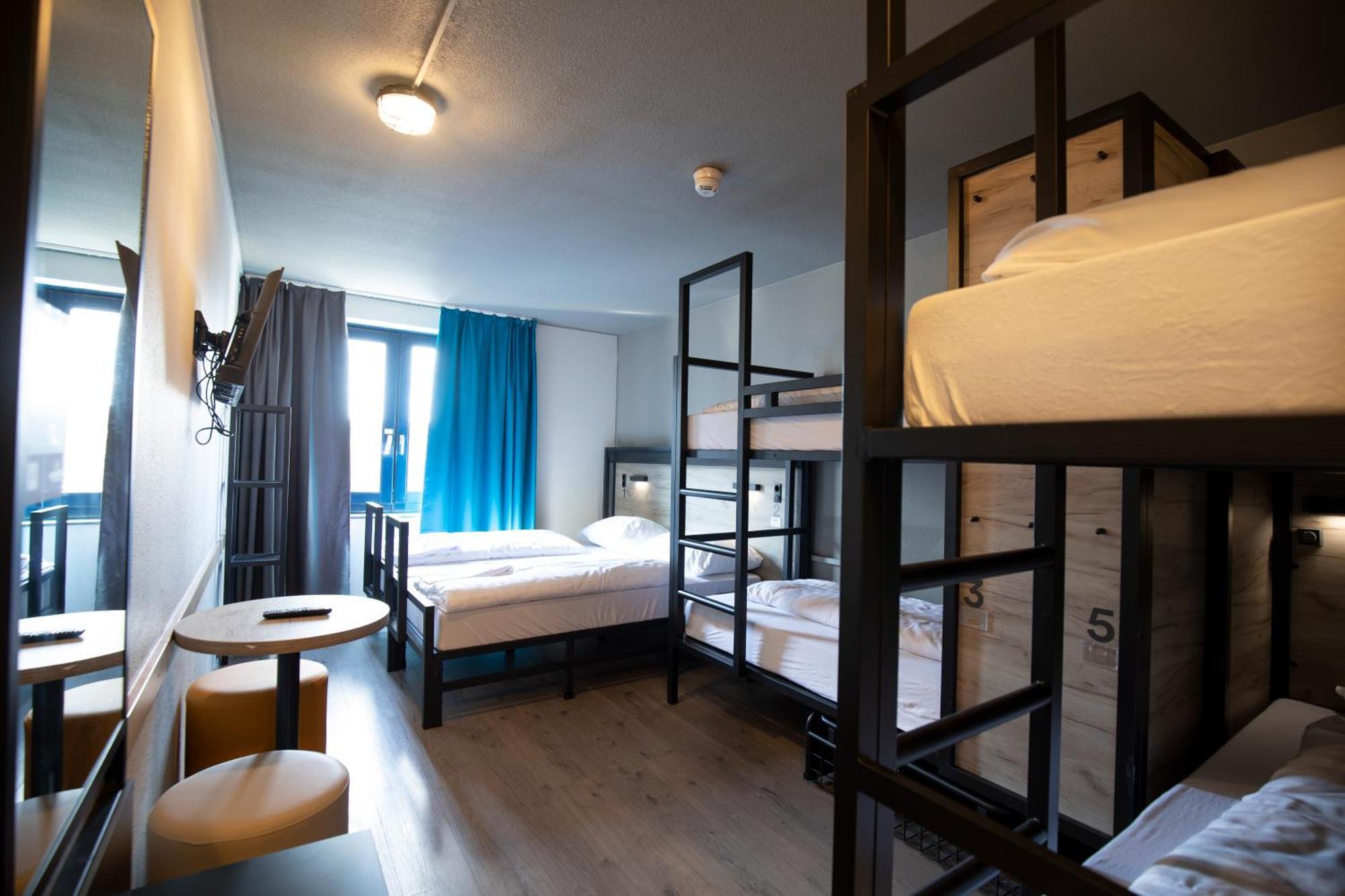 Six-Bed Room