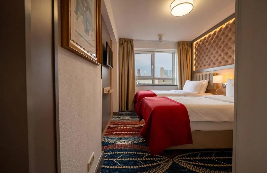 Art Hotel Rotterdam-Fully Renovated-1