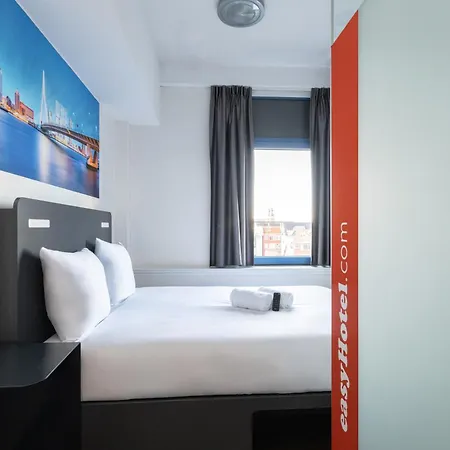Easyhotel Rotterdam City Centre-2